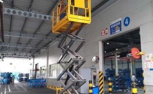 定制重型升降平臺，提升模具制造行業的作業安全性